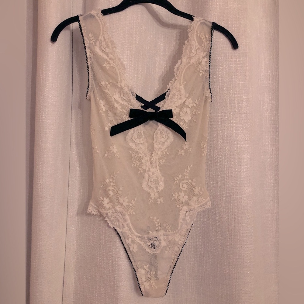 VS Lace Bodysuit